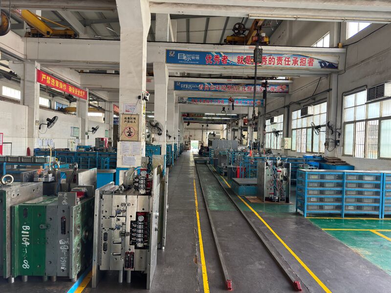 Guangzhou Starlink Mold Co.,Ltd. linea di produzione del fabbricante