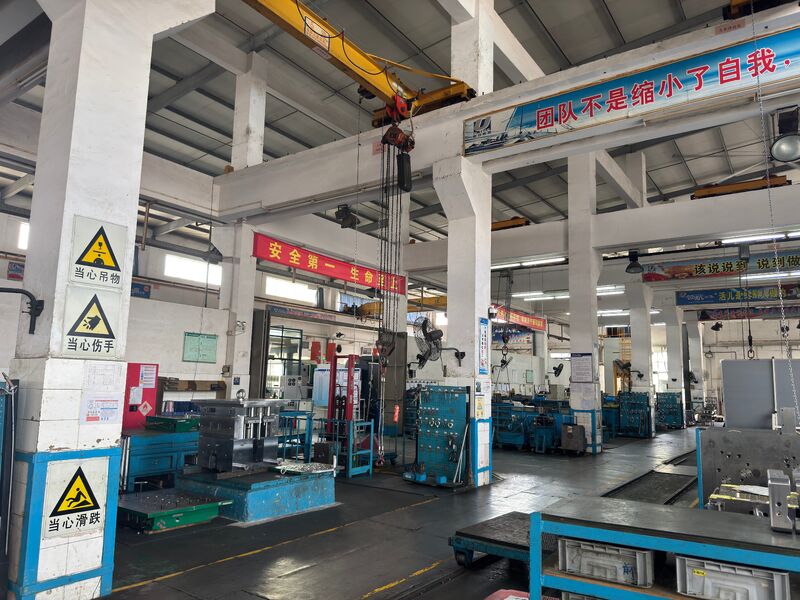 Guangzhou Starlink Mold Co.,Ltd. linea di produzione del fabbricante