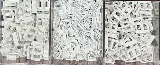 comprare Parti di plastica stampate per iniezione su misura Prodotto di connettori elettrici online manufacture