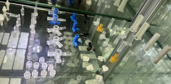 Sviluppo su misura di prodotti in plastica parti di piccoli tappi imballaggio di plastica stampi a iniezione stampaggio
